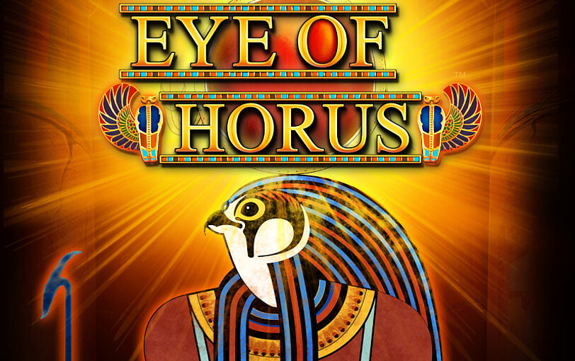 Gottheit Horus, darüber gelb strahlendes Eye of Horus Logo.