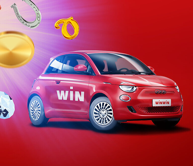 Roter Fiat 500 Elektro & fliegende Glueckssymbole
