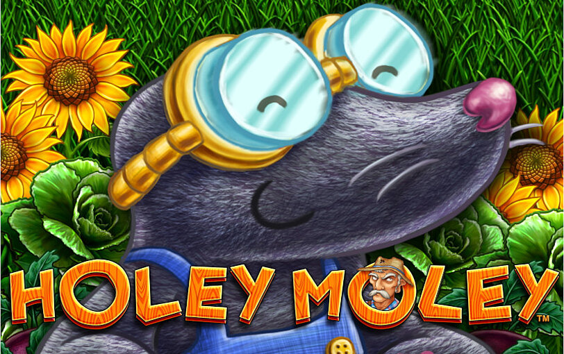 Holey Moley Logo und grinsender Maulwurf mit gelber Brille in Garten mit Sonnenblumen und Gemuese.