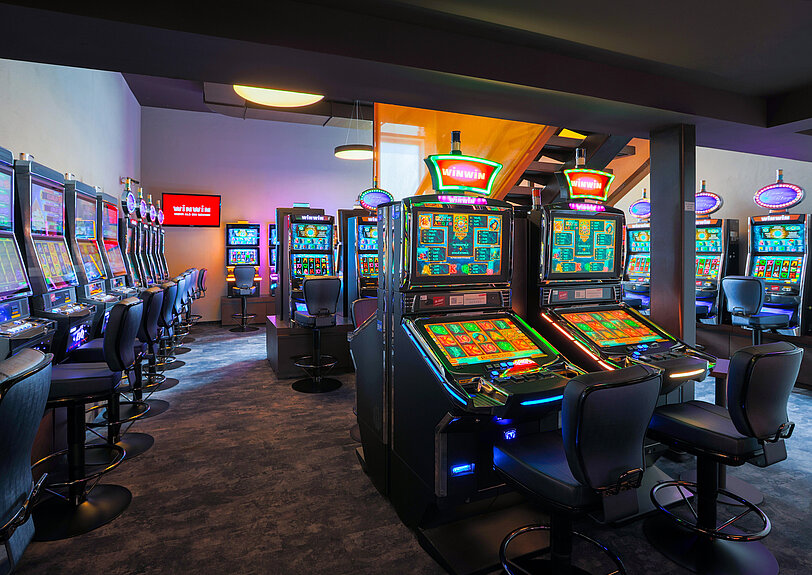 APEX-, RTG- und Novomatic- Video Lottery Terminals im Spielsalon vom WINWIN Voecklabruck.