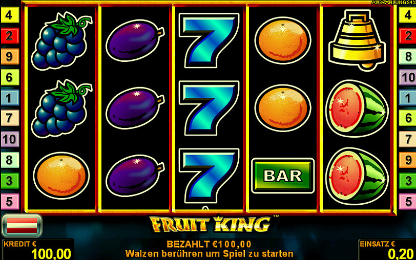 Novomatic's Fruit King Spielwalzen mit Fruechten, Sieben und Glocken als Gewinnsymbole.