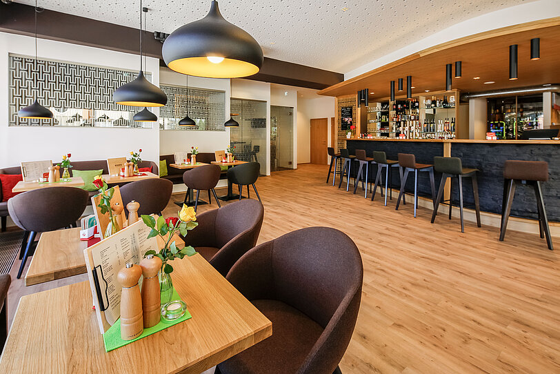 Bar & Gastronomiebereich im WINWIN Bischofshofen.