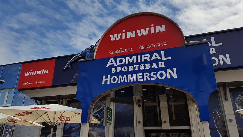 Aussenansicht vom Eingang zu WINWIN und Admiral Sportsbar Hommerson im Wiener Prater.
