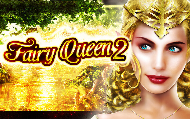 Zauberhafte Fee mit blondem Haar und goldenem Tiara in funkelndem Wald neben Fairy Queen 2 Logo.