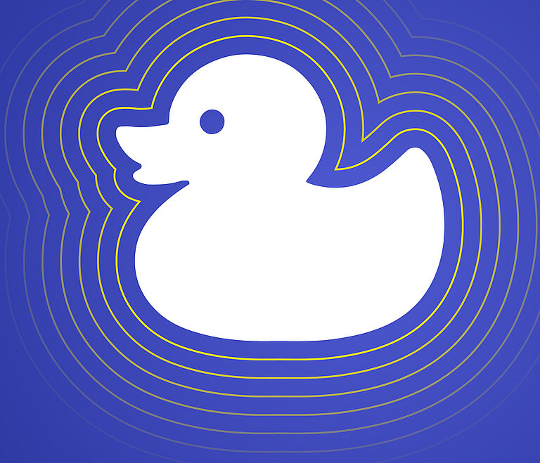 Die weißen Umrisse einer Badeente vor blauem Hintergrund.