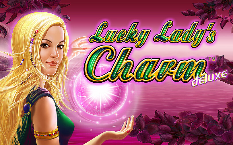 Blonde Frau haelt magische Kugel neben Lucky Lady's Charm Deluxe Logo.